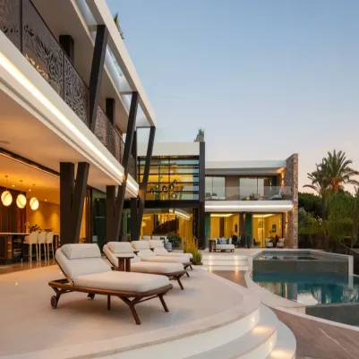 Turn Every Outdoor Corner into a Luxury GetawayThe ultimate guide to tasteful Lawn and Pool Furniture in Delhi