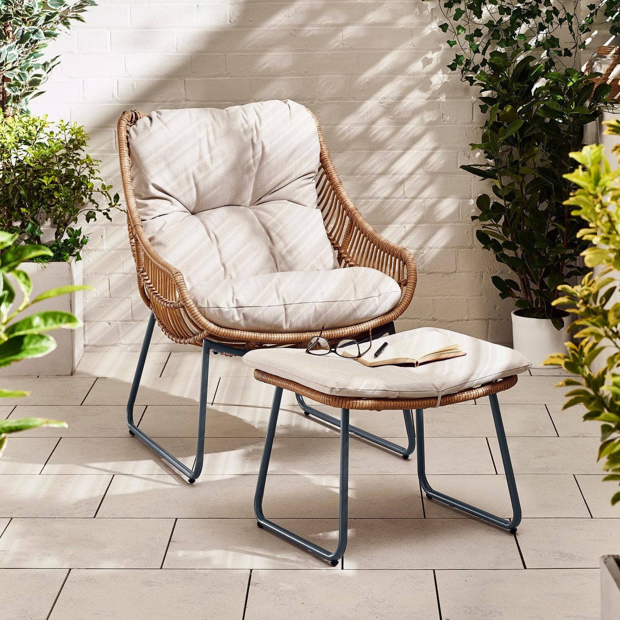Outdoor Chairs Manufacturers in Canada