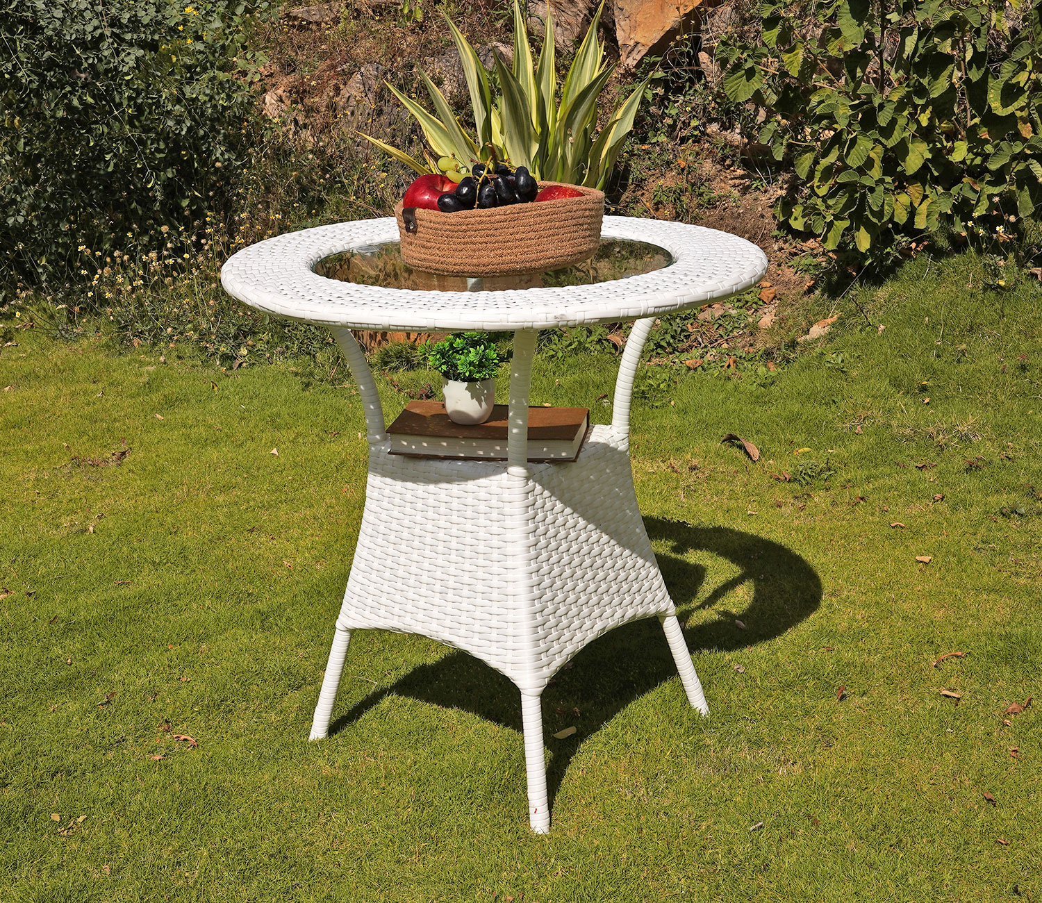 Outdoor Table Manufacturers in Canada